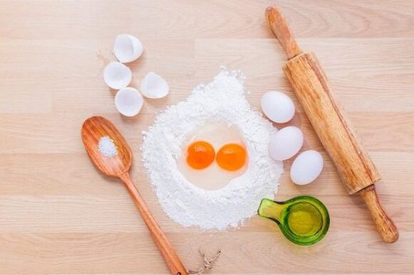 Przygotowanie dania na dietę jajeczną eliminującą nadwagę